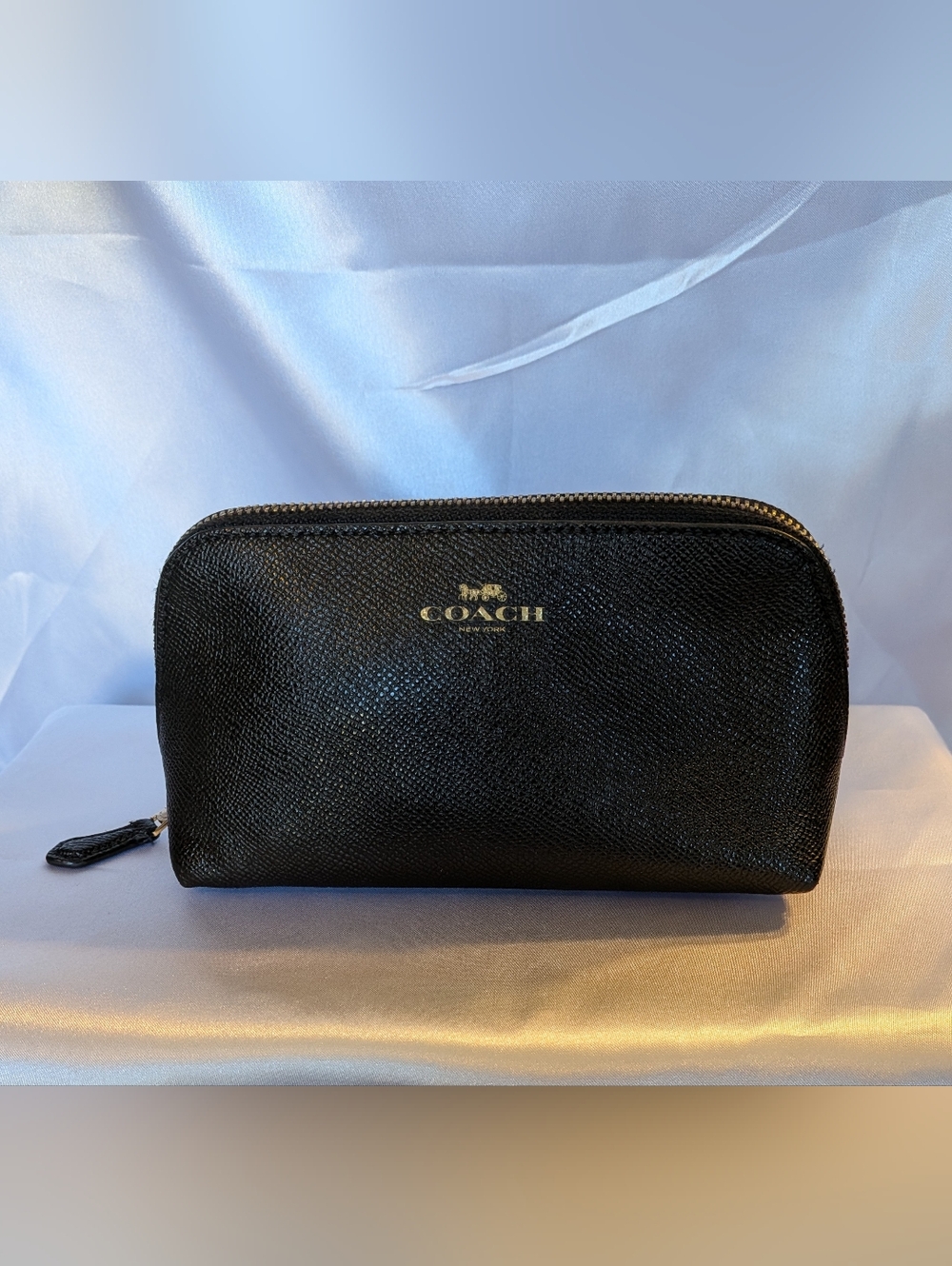 COACH Black Leather Zip Cosmetic Pouch - Like New